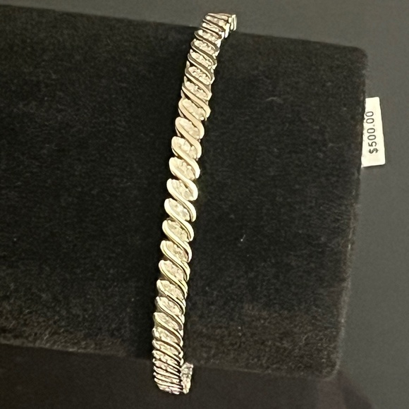 Diamondand sterling silver bracelet